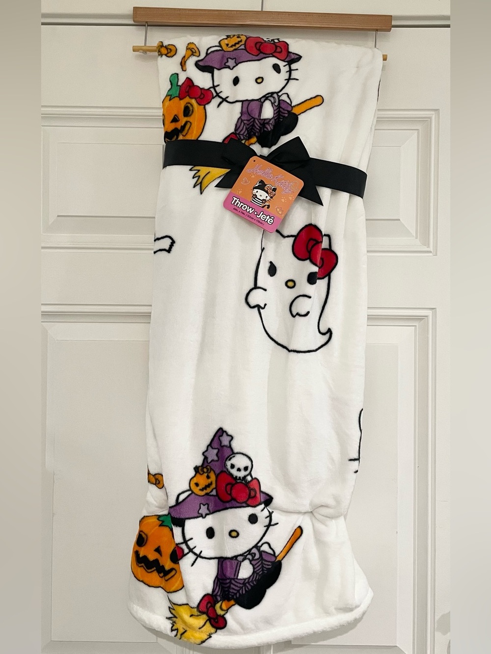 Hello Kitty White Halloween Throw Blanket